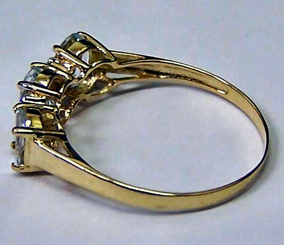 10Kt Gold Aquamarine Ring 3 6x4mm Oval 4 Diamonds Ladder Ring Size 8 1/4