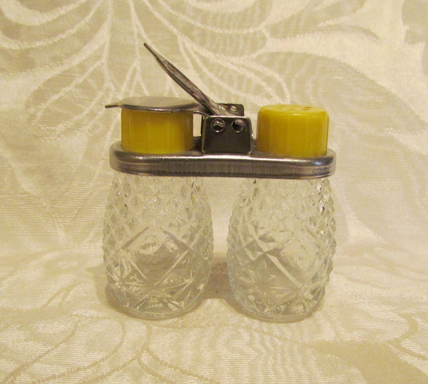 Depression Glass Salt & Pepper Shaker Set 1940s Diner Style Pair Of Shakers