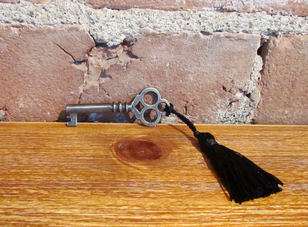 Antique Skeleton Key Black Tassel Door Cabinet Key