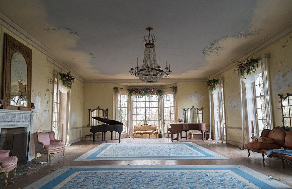 Take A Trip Through An Abandoned Mansion In New York City