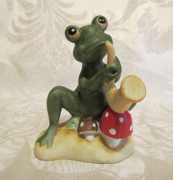 Vintage Lefton China Frog Hand Painted Frog Playing Saxophone