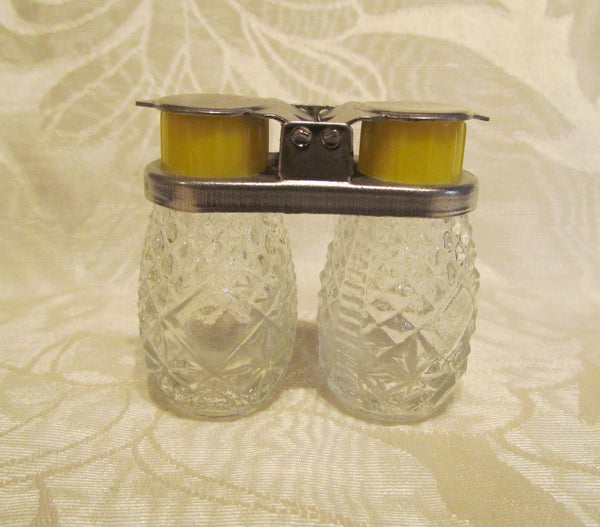 Depression Glass Salt & Pepper Shaker Set 1940s Diner Style Pair Of Shakers