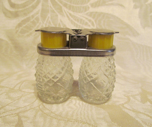 Depression Glass Salt & Pepper Shaker Set 1940s Diner Style Pair Of Shakers