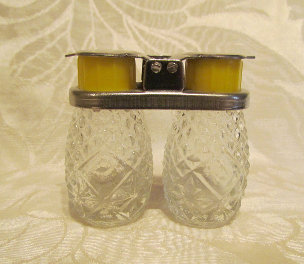 Depression Glass Salt & Pepper Shaker Set 1940s Diner Style Pair Of Shakers