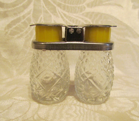 Depression Glass Salt & Pepper Shaker Set 1940s Diner Style Pair Of Shakers