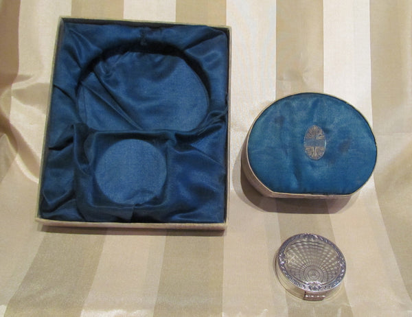 1920s Karess Woodworth Gift Set Powder Box & Silver Guilloche Compact Complete With 2 Glossy Advertisement Photos