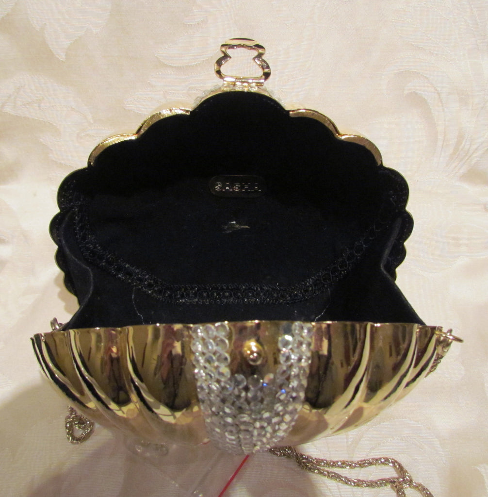 Clam clearance shell purse