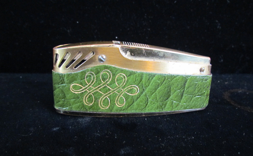 cigarette pocket lighter RARE OLD VINTAGE TOBACCIANA SMALL METAL LIGHTER (ML6) ELIE BLEU has always been able to maintain the quality of its production at an exceptional level Crocs Metal Pocket Lighter, Wind