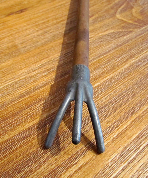 1930's Park-Aid Back Scratcher Unique Hand/Garden Tool Wood & Metal Patent Pending