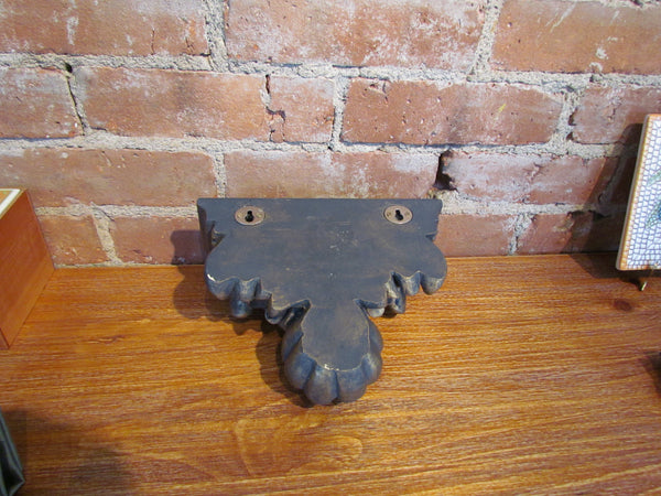 Antique Style Pedestal Wall Shelf Shell Motif Corbel Display Shelving