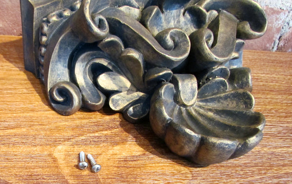 Antique Style Pedestal Wall Shelf Shell Motif Corbel Display Shelving