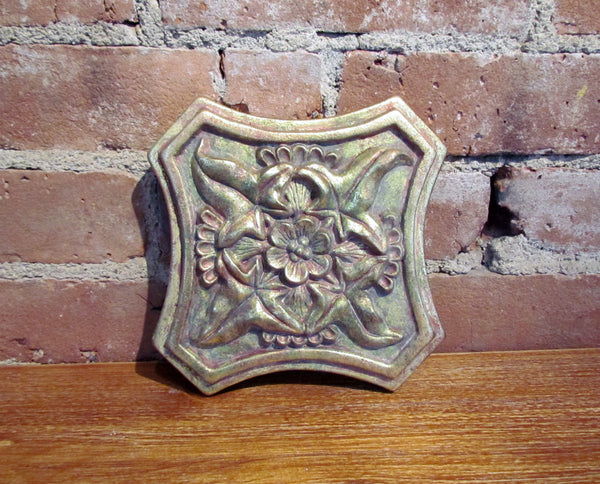 Antique Style Gold Wall Plaque Decorative Ceramic