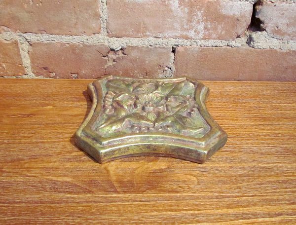 Antique Style Gold Wall Plaque Decorative Ceramic