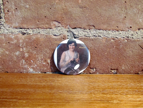 Vintage Victorian Moxie Button Pin