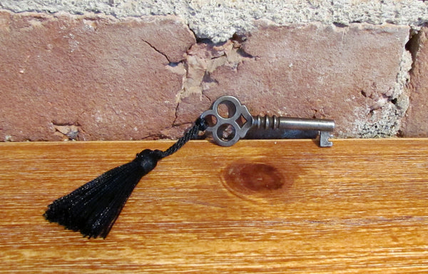 Antique Skeleton Key Black Tassel Door Cabinet Key
