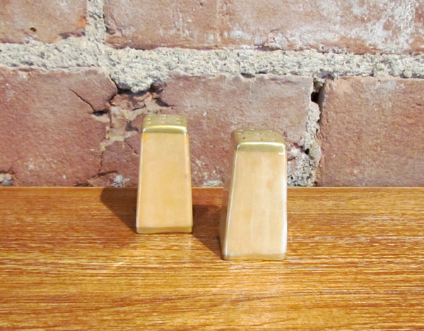 1940a Yellow Lusterware Salt & Pepper Shaker Set Pair Of Shakers