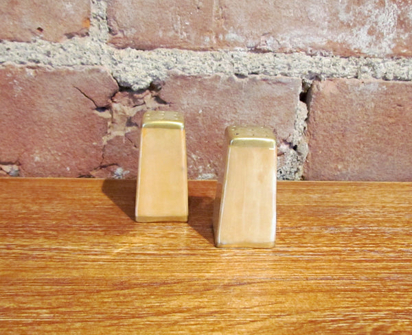 1940a Yellow Lusterware Salt & Pepper Shaker Set Pair Of Shakers