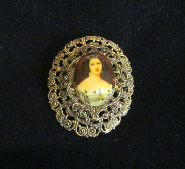Victorian Cameo Gold Filigree Brooch Portrait Pin 1940's Western Germany