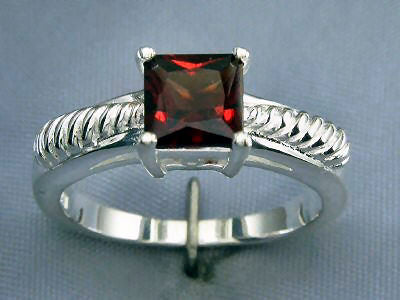 1.25 Carat Garnet Princess Cut Sterling Silver Ring Size 6 1/4