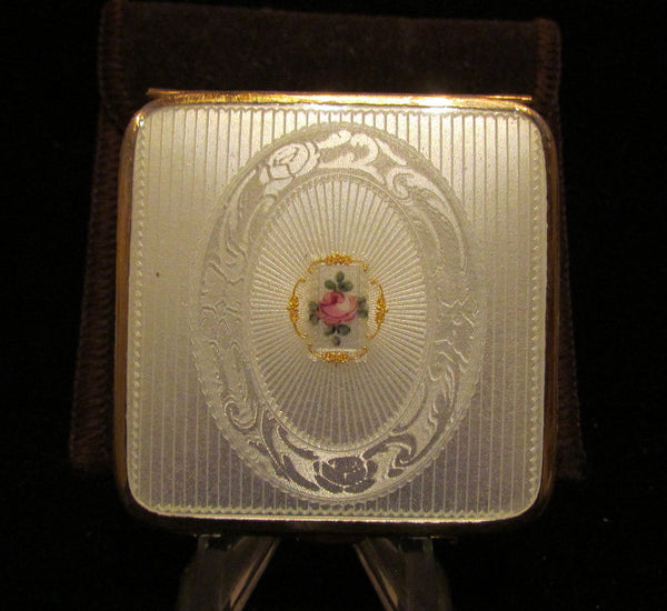 1930s Bliss Brothers Guilloche Powder Compact 24kt Gold Plated In Excellent Condition